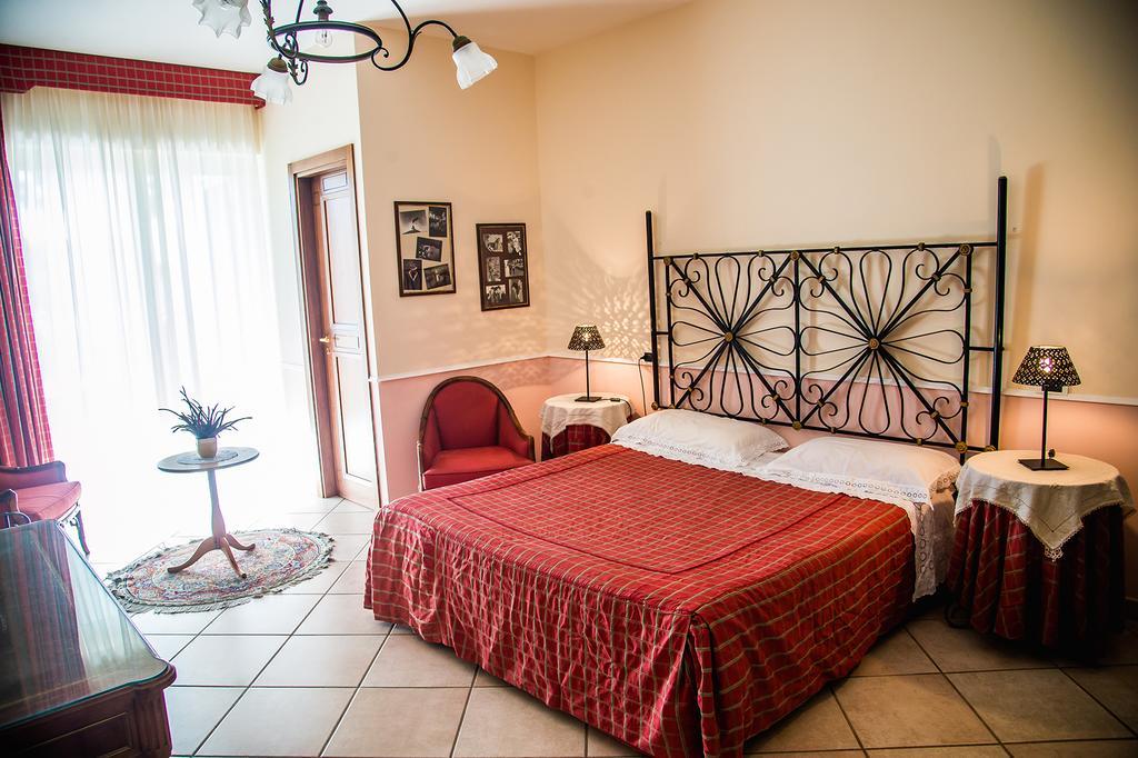 Bed And Breakfast El Dueno ปาลีนูโร ภายนอก รูปภาพ